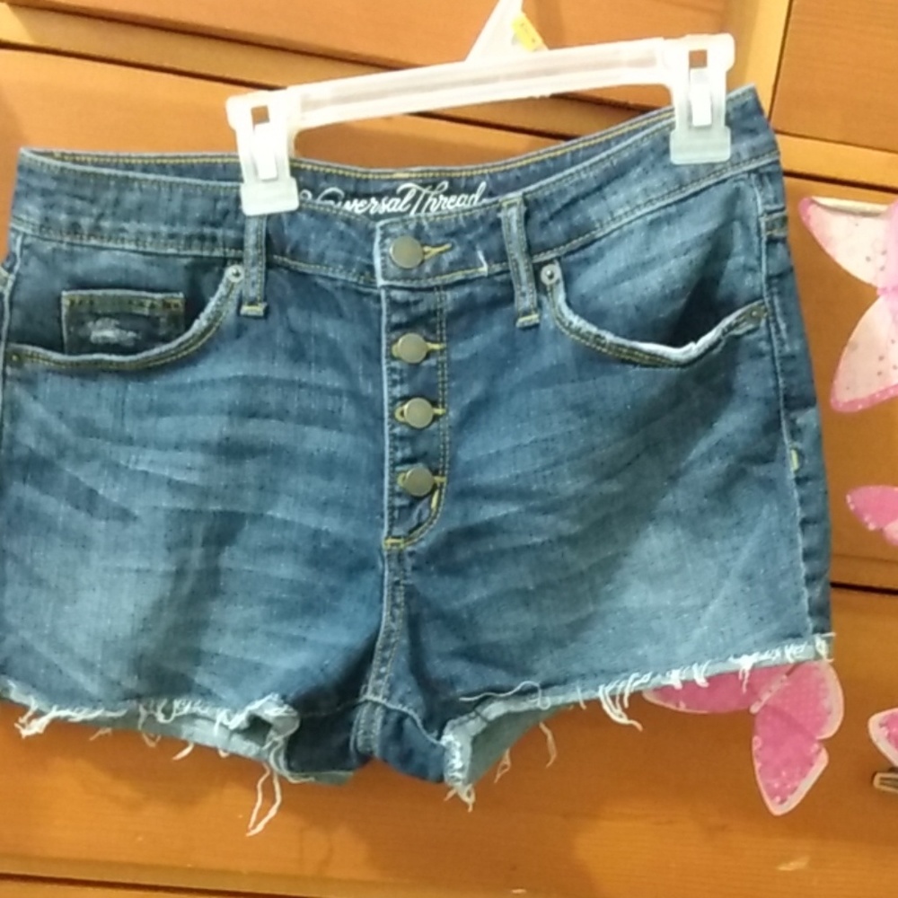 Universal threads shorts